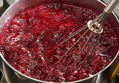 フィナンシェ<br>（ショコラとフランボワーズ）<br>−<br>フランボワーズの<br>自家製コンフィチュール